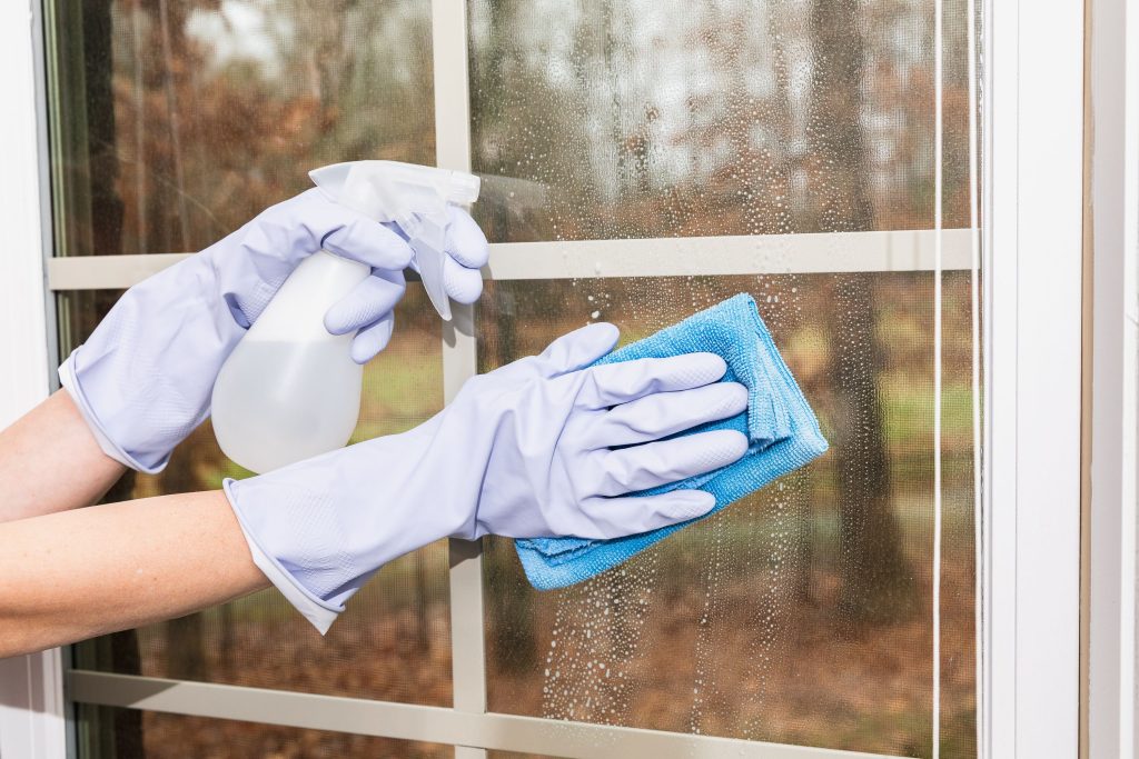 cleaning products tools best homemade window cleaner 03 aed804b8d9034941be9eba785dff7f7d
